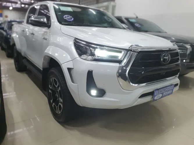 Toyota Hilux CD SRX Plus 4X4 2.8 TDI Die. Aut. 2024