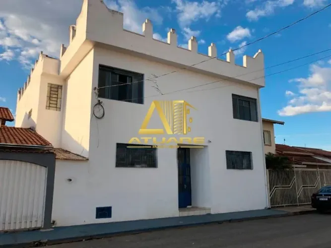 LOCAÇÃO | Oportunidade! Sobrado para fins comerciais, localizado no bairro Árvore Grande.