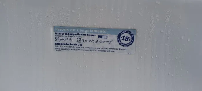 Geladeira Eletrolux 220W