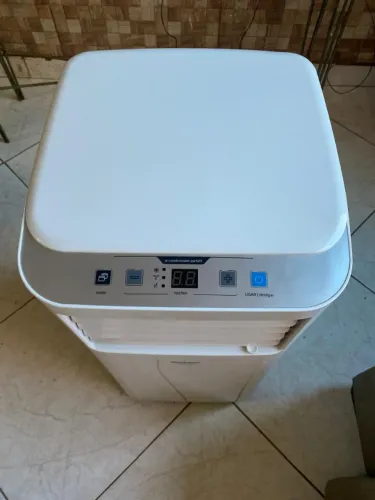 Ar condicionado portátil pouquíssimo uso