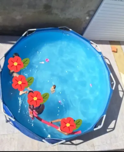 Vendo uma piscina de 4500L