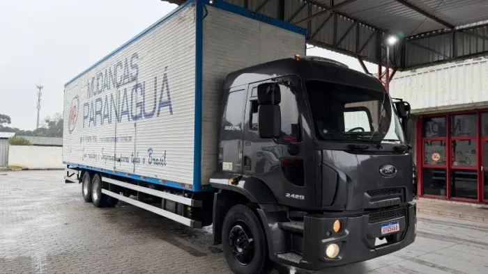 Cargo 2429 2014 bau 10,50 mts