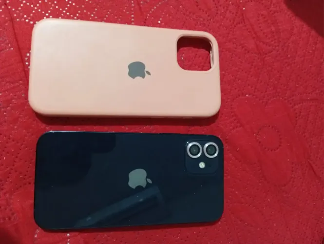 Vende se iPhone 12