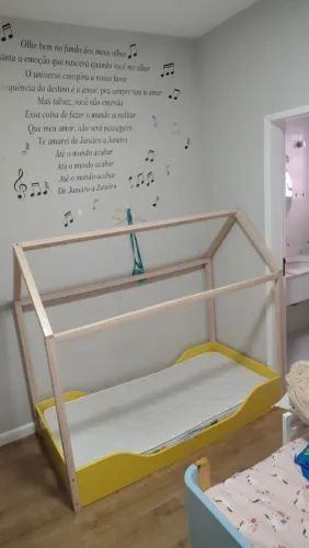 Cama infantil montessoriana 
