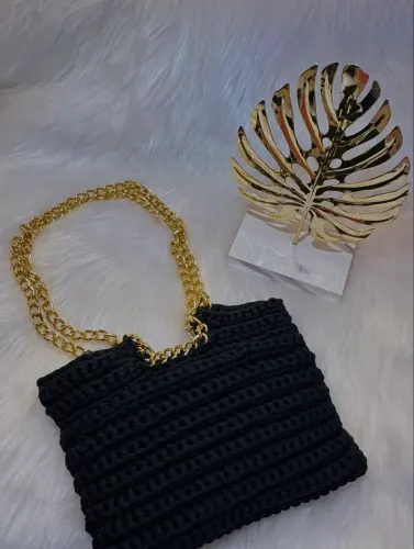 Bolsa de crochê preta