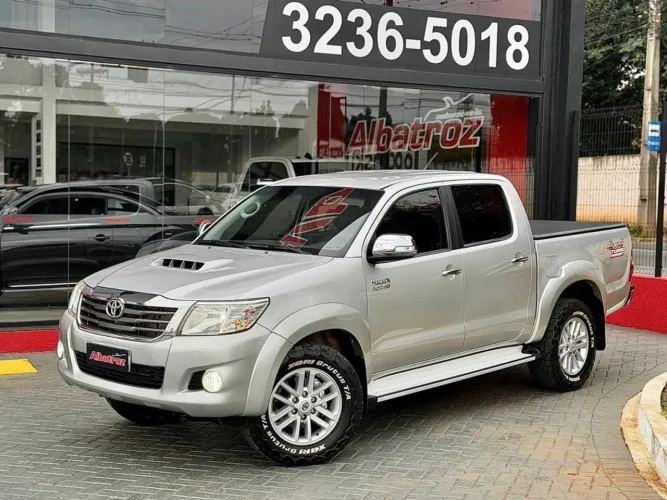 Toyota Hilux CD SRV D4-d 4X4 3.0 TDI Diesel AUT 2013