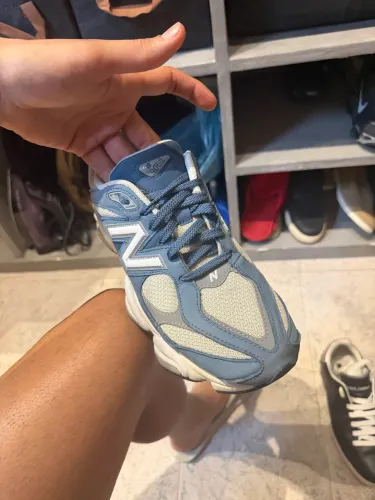 NEW BALANCE 9060- TAM 42 
