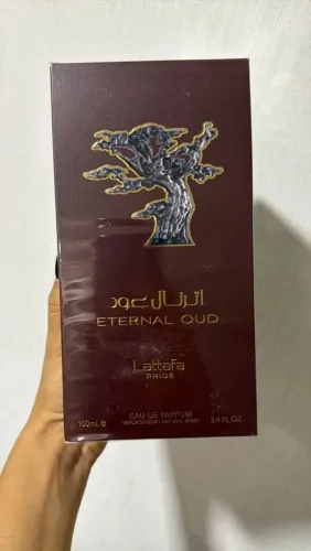 Perfume eterna oud