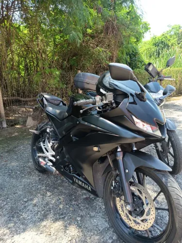 Yamaha R15