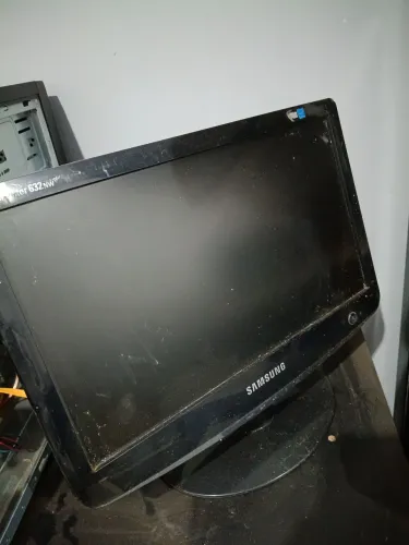Monitor LCD Samsung 16"