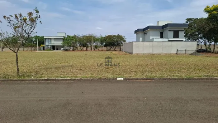 Terreno à venda no Condomínio Quinta do Engenho, bairro Residencial Fazenda Pinheirinho, e