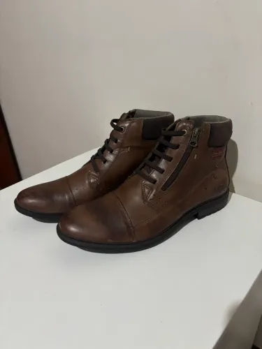 Coturno masculino couro