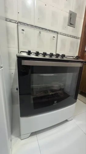 Fogão Brastemp 6 Bocas Branco Com Botões Removíveis E Exclusivo Aro Protetor - BFS6NCB