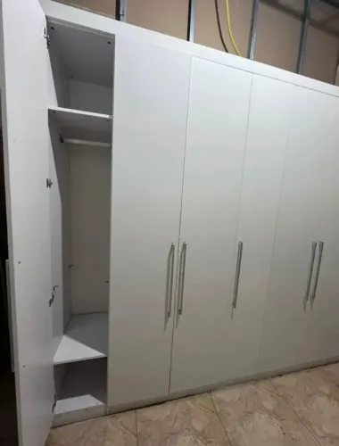 Guarda roupa em perfeito estado