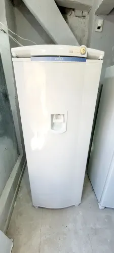 Geladeira consul degelo seco