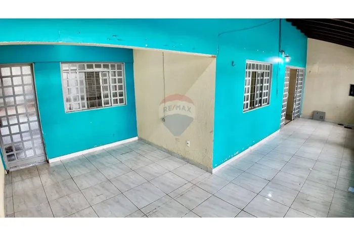 Casa Sobrado com 3 Quartos e 2 Vagas em Santa Maria Excelente Localização e Ótimo Custo-B