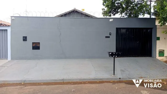 CASA PARA ALUGAR COM 02 QUARTOS, GARAGEM COBERTA E QUINTAL NO BAIRRO MORUMBI
