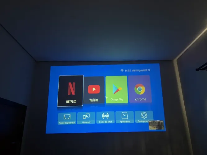 Projetor smart com Netflix