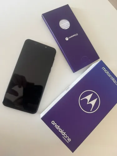 Celular Moto One