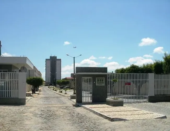 Apartamento com 3 dormitórios para alugar, 60 m² por R$ 1.378,00/mês - Parangaba - Fortale