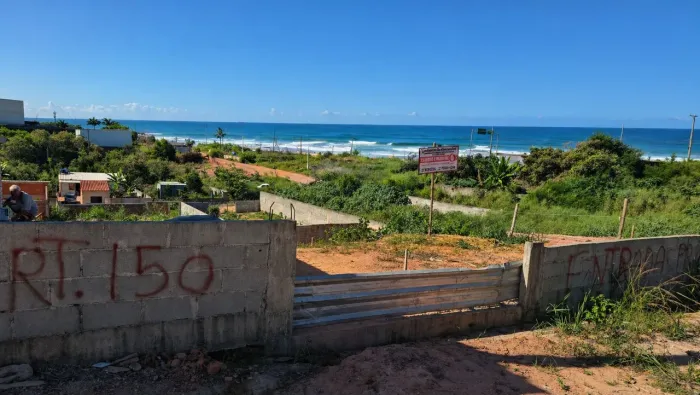 Parte murado e cercado<br>Pronto pra construir<br>Terreno com padrão pra casa boa ou negócio