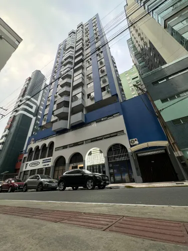 Aluguel QUADRA MAR Mobiliado no Centro de Balneário Camboriú