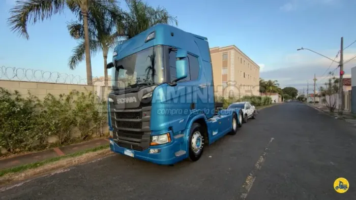 Scania R460 6x2 Highline.