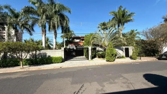 Sobrado com 4 dormitórios à venda, 310 m² por R$ 2.200.000,00 - Jardim Vivendas - São José