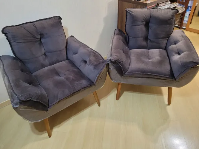 Poltronas modernas 02 pelo preço de 01! (R$ 380,00 cada).