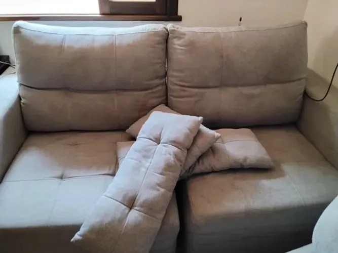 SOFÁ RETRÁTIL 2 lugares ?R$ 700,00 - CONTATO: 41. * Junior (10% no pix e aceita 