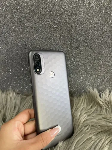 MOTO E20 