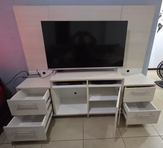 Rack com Painel em 100% MDF - Medida 1,90 x 1,60  