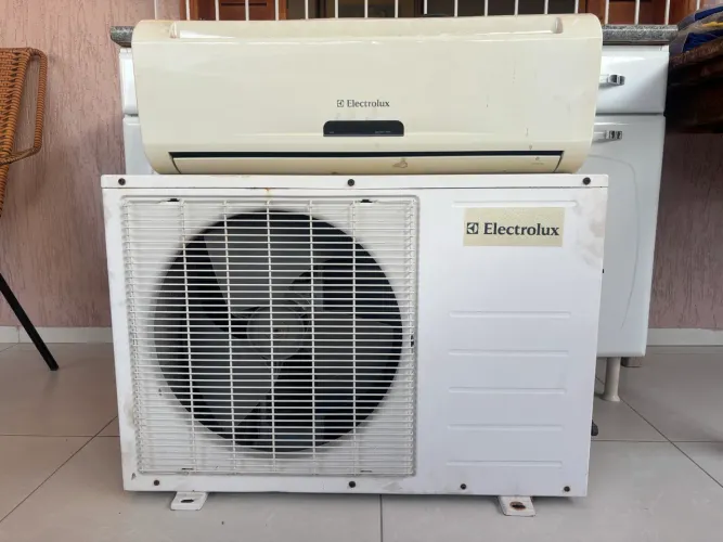 SPLIT ELECTROLUX 9000 mil