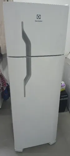 Geladeira Electrolux 260 litros impecável
