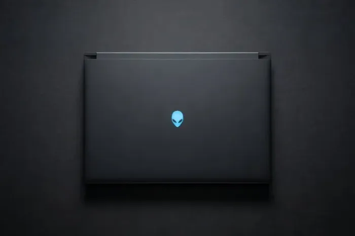 Novo na caixa Alienware Area-51 18" 2025 - RTX 5090