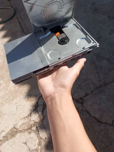 Playstation 2 slim prata