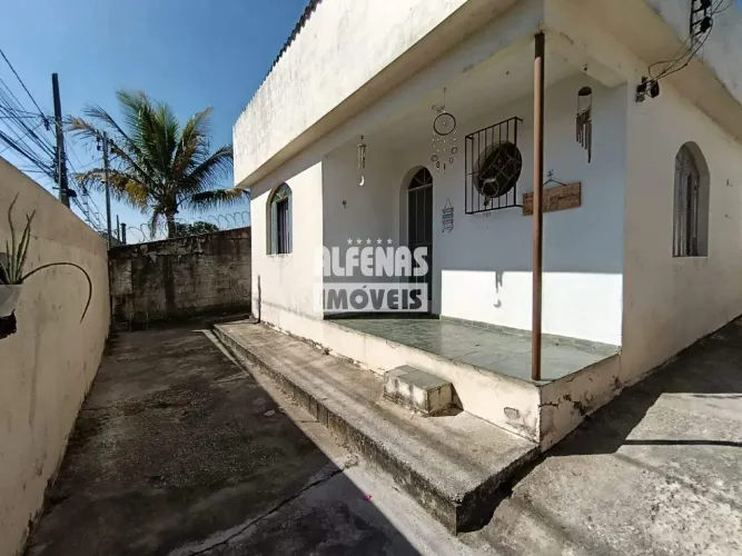Casa à venda 2 quartos no Bairro PETROPOLIS