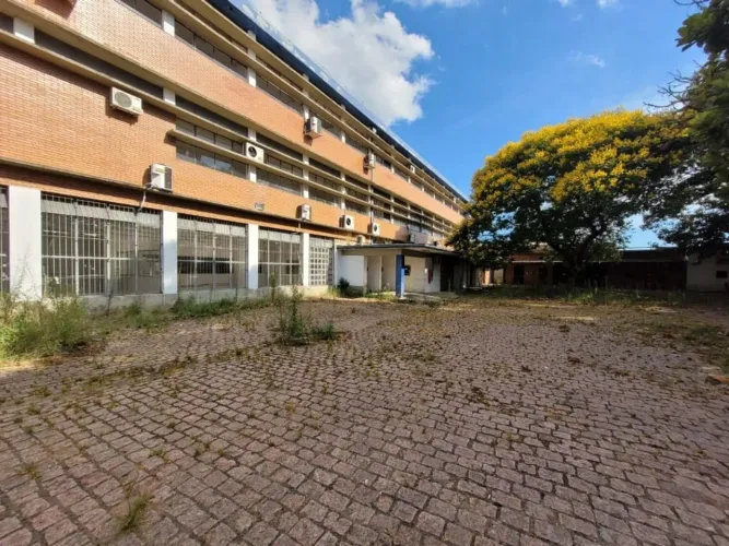 Prédio para alugar, 3700 m² por R$ 74.603,52/mês - Navegantes - Porto Alegre/RS