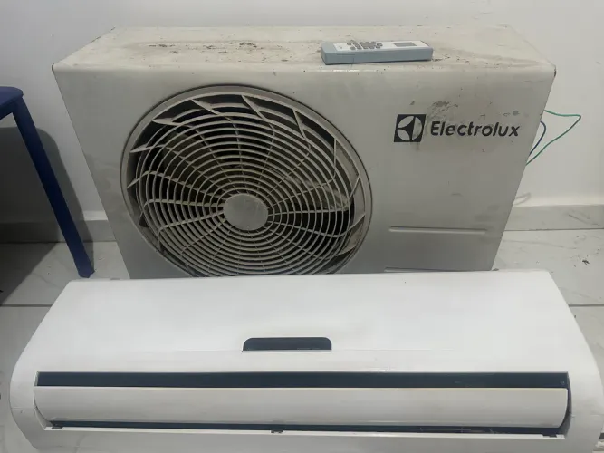 Ar-condicionado 600 reais pra vende hoje cuida