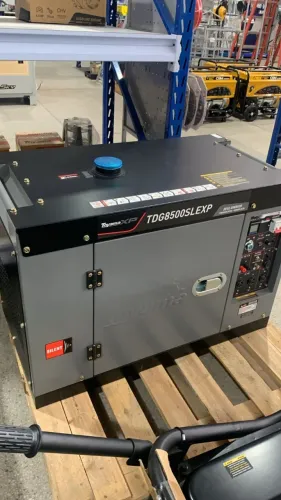 GERADOR A DIESEL MONOFASICO 7,0KW CABINADO PARTIDA ELETRICA 