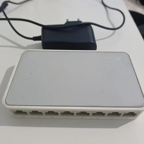 Switch Ethernet TP-Link TL-SF1008D - 8 Portas