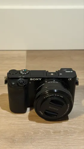 Sony Alpha A6000 importada do Canadá