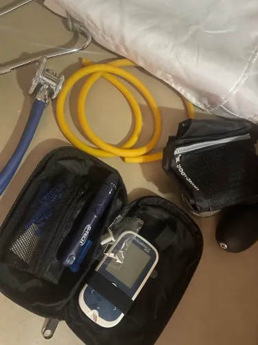 Kit Enfermagem Completo + Glicosímetro G-Tech + Jaleco