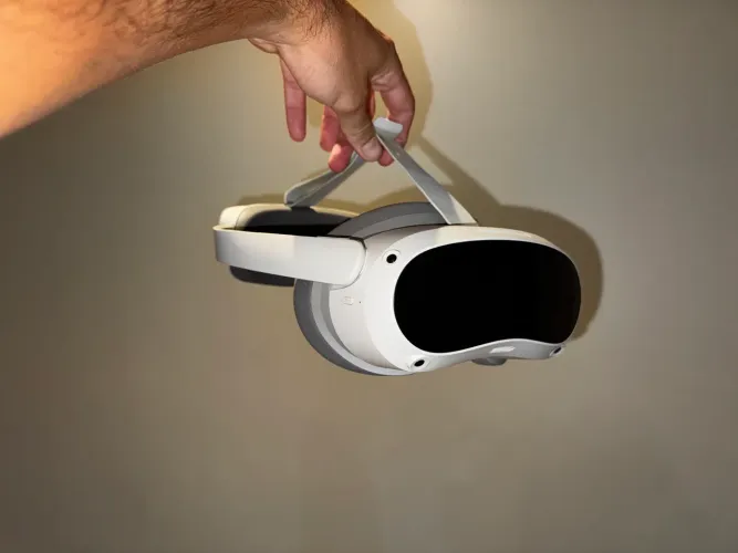 Óculos VR Pico 4 com lentes pancake e resolução 4k