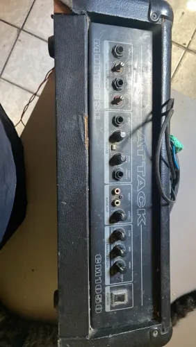 Vendo cabeçote amplificador para guitarra ou baixo!!leia a descrição