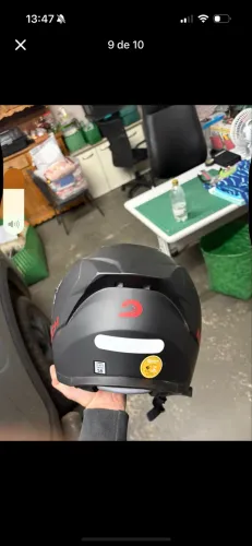 Capacete race tech articulado com óculos escuro 