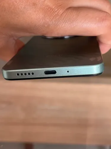 Celular Poco C75