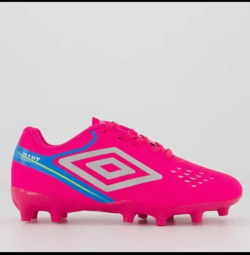Chuteira Umbro de campo 