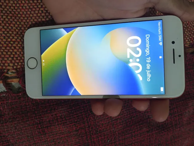 IPHONE 8