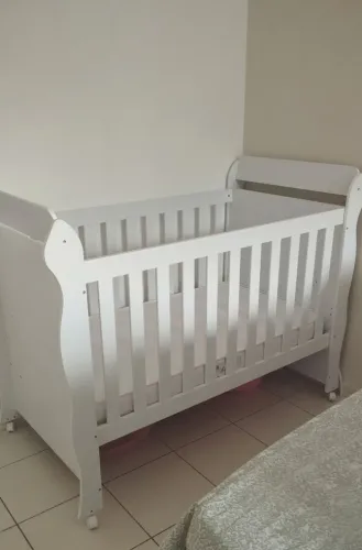 Vendo berço americano+ colchão impermeável seminovos!